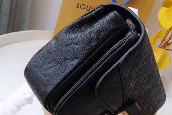 Louis Vuitton Marceau Chain Handbag - LC03