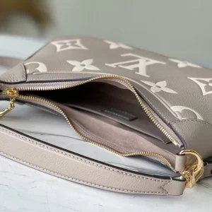 Louis Vuitton Bagatelle Mini Hobo Handbag - LH25