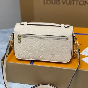 Louis Vuitton Pochette Métis East West - LC13