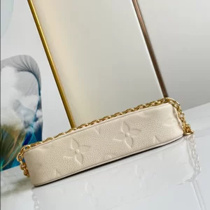 Louis Vuitton Wallet On Chain Ivy - LC08