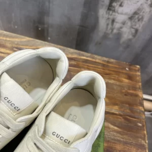 Gucci Interlocking G Rhyton Sneakers In Ivory - CS21