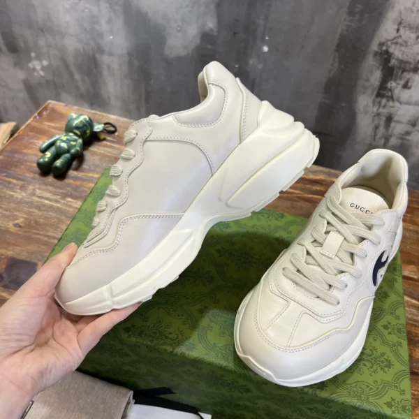 Gucci Interlocking G Rhyton Sneakers In Ivory - CS21