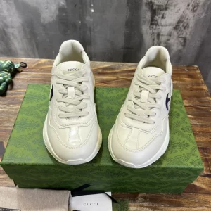 Gucci Interlocking G Rhyton Sneakers In Ivory - CS21