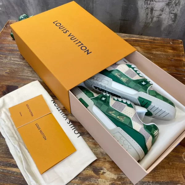 Louis Vuitton Trainer Sneaker in Green