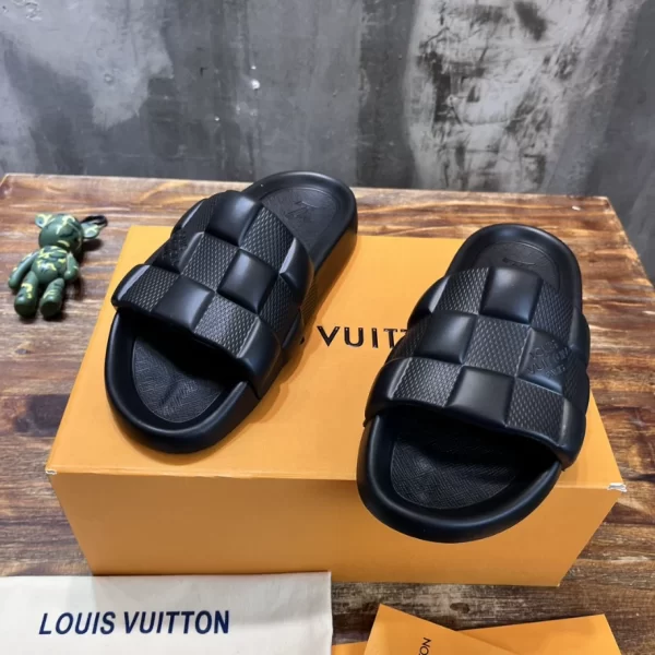 Louis Vuitton Waterfront Mule - SL03