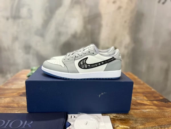 Dior x Air Jordan 1 Low Sneakers - DS50