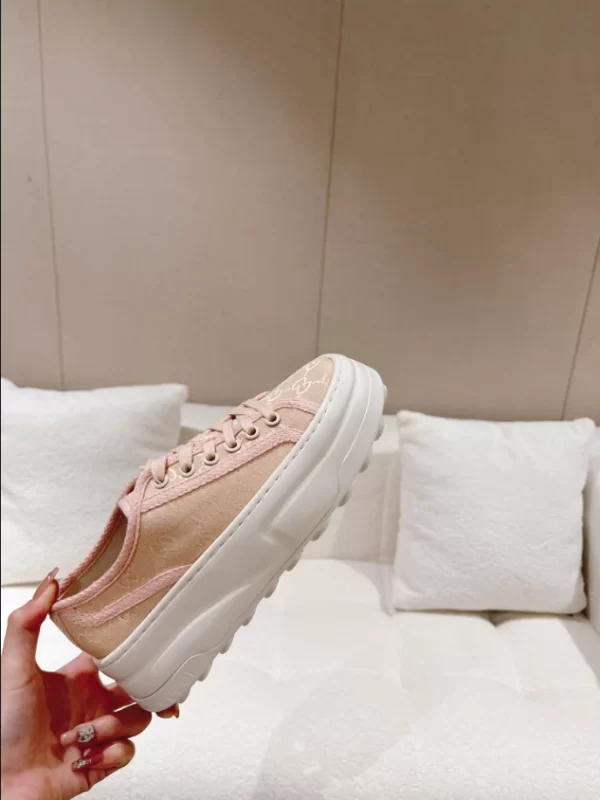 Gucci Women's Sneaker - CS36