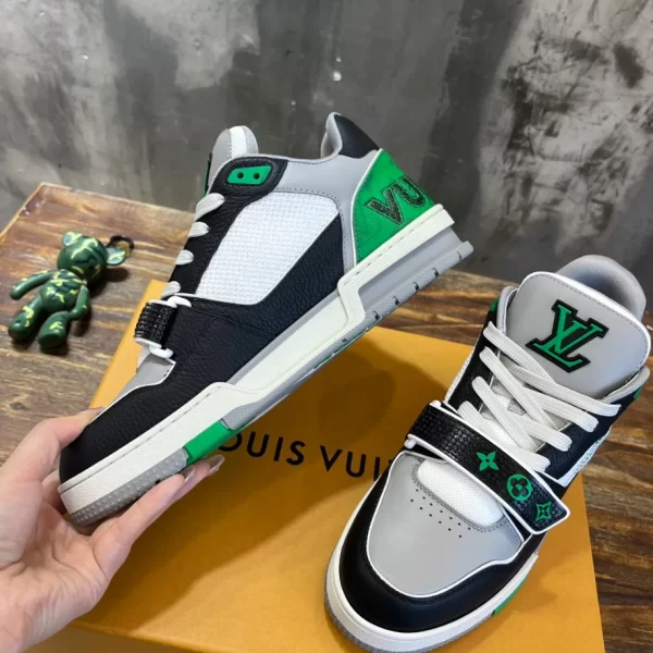 Louis Vuitton Trainer Sneaker In Green - LS83