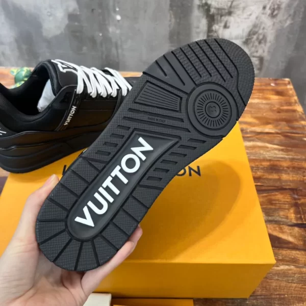 Louis Vuitton Trainer Sneakers - LS87