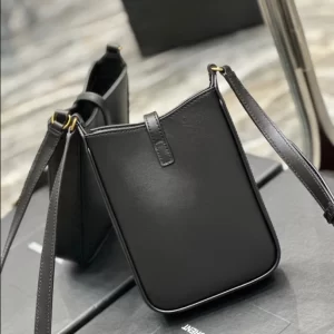 Saint Laurent LE 5 À 7 Vertical in Smooth Leather Bag - YSL10