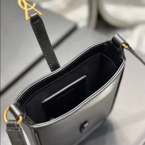 Saint Laurent LE 5 À 7 Vertical in Smooth Leather Bag - YSL10