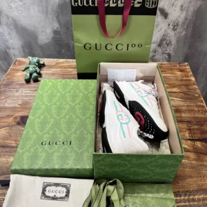 Women's Gucci Run Sneaker - CS53