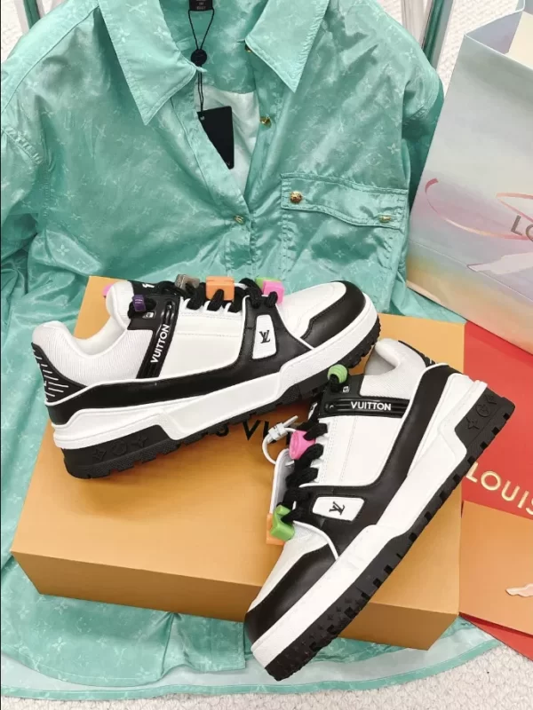 Louis Vuitton Trainer Maxi Sneakers - LS92