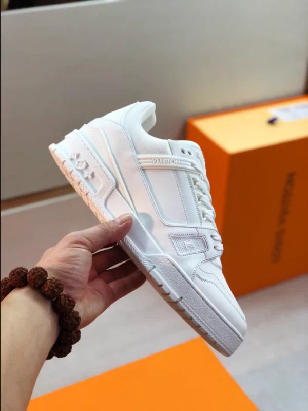 Louis Vuitton Trainer Sneakers - LS98