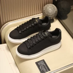 Alexander McQueen Oversized Leather Sneakers - AS07