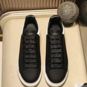 Alexander McQueen Oversized Leather Sneakers - AS08