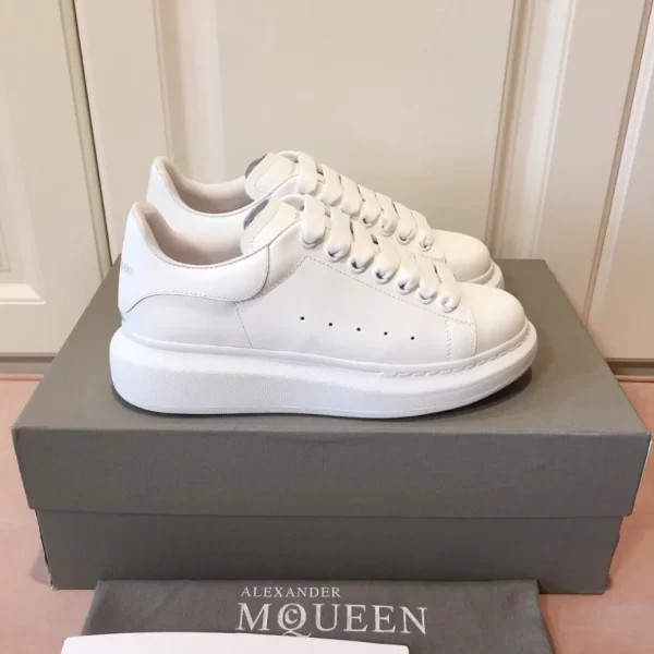 Alexander McQueen Oversized Leather Sneakers - AS09