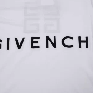 Givenchy 4G Oversized T-shirt in Cotton - CT10