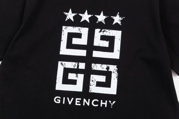 Givenchy 4G Stars Slim Fit T-shirt in Cotton - CT05