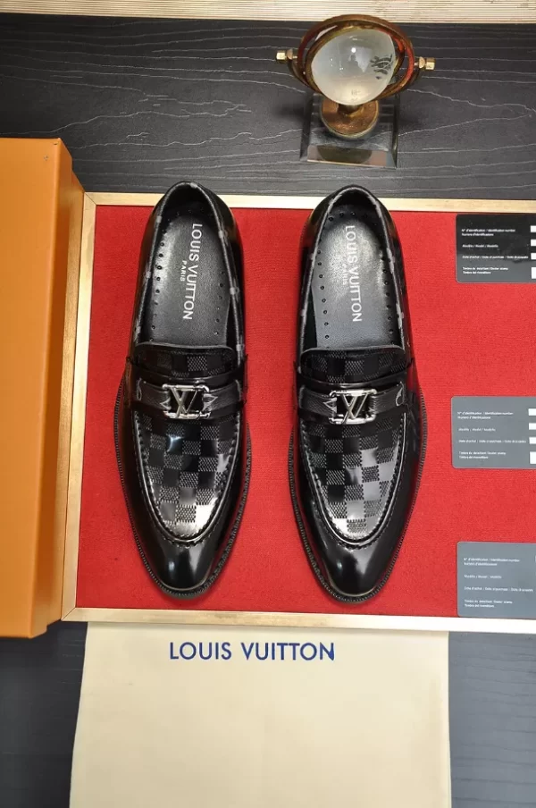 Louis Vuitton Loafer - LL20