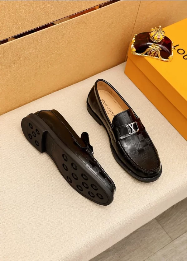 Louis Vuitton Loafer - LL25