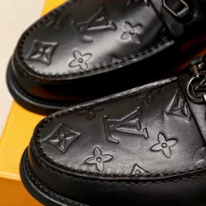 Louis Vuitton Major Loafer - LL09