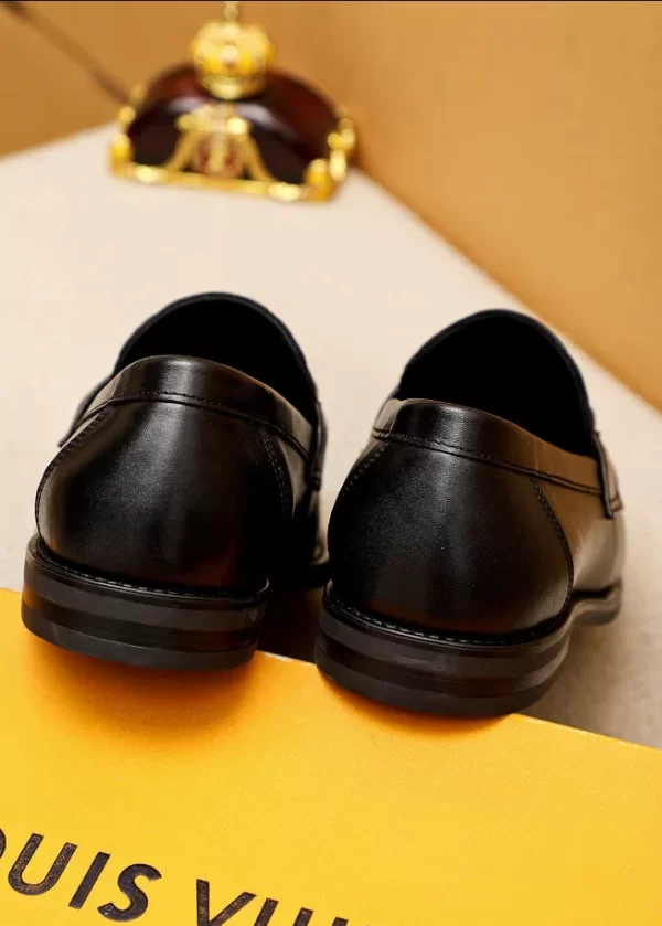 Louis Vuitton Major Loafer - LL09