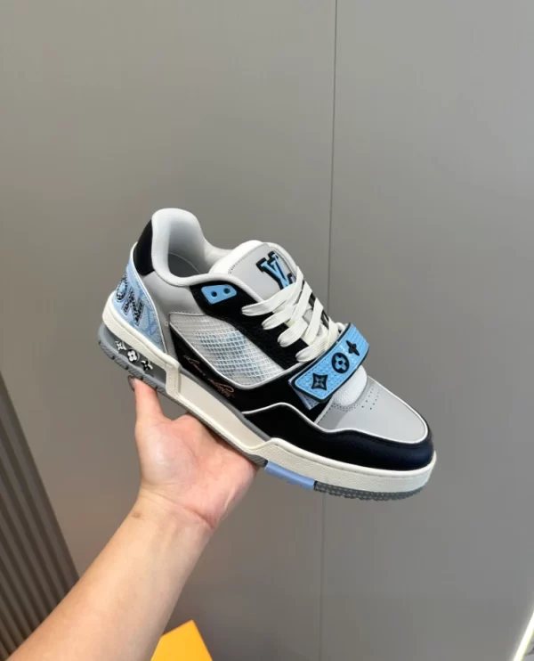 Louis Vuitton Trainer Sneaker In Blue - LS103