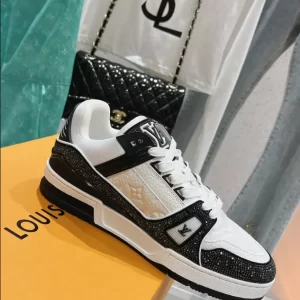 Louis Vuitton Trainer Sneaker - LS118