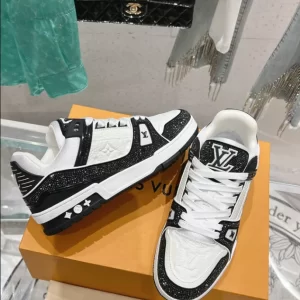 Louis Vuitton Trainer Sneaker - LS118