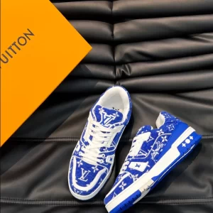 Louis Vuitton Trainer Sneaker in Blue - LS113