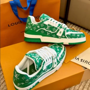 Louis Vuitton Trainer Sneaker in Green - LS116