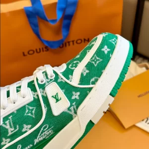 Louis Vuitton Trainer Sneaker in Green - LS116