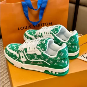 Louis Vuitton Trainer Sneaker in Green - LS116