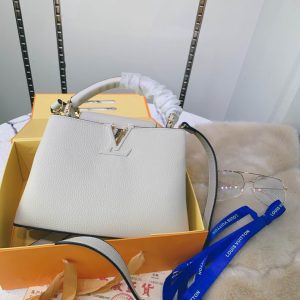 LV Capucines BB Taurillon Leather Handbag - LH43