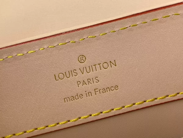 Louis Vuitton Capucines BB Handbag - LH41