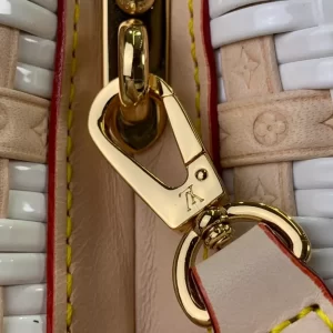 Louis Vuitton Capucines BB Handbag - LH41