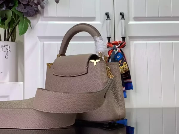 Louis Vuitton Capucines Mini Handbag - LH39