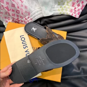 Louis Vuitton Oasis Mule - SL20