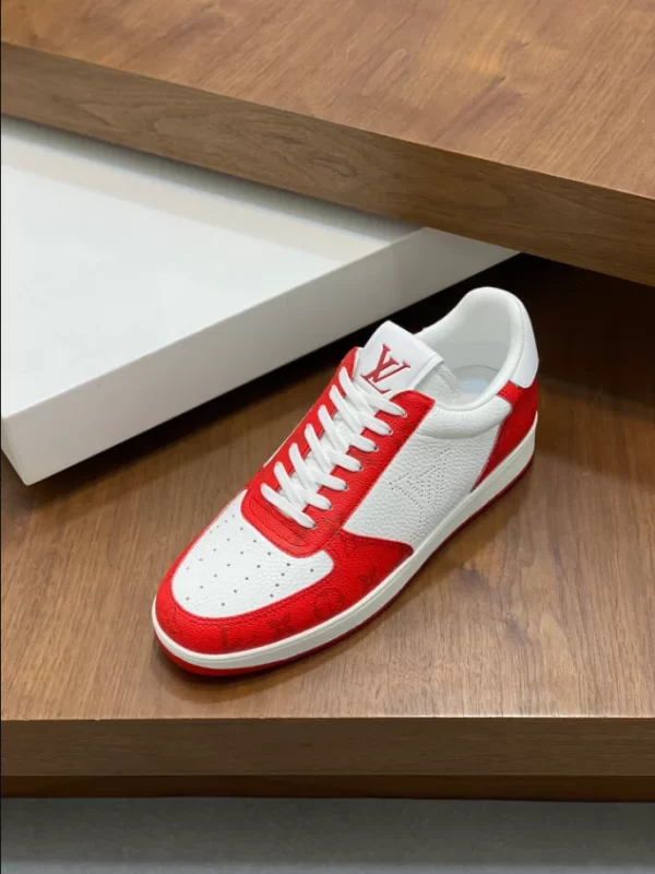 Louis Vuitton Rivoli Sneaker - LS143