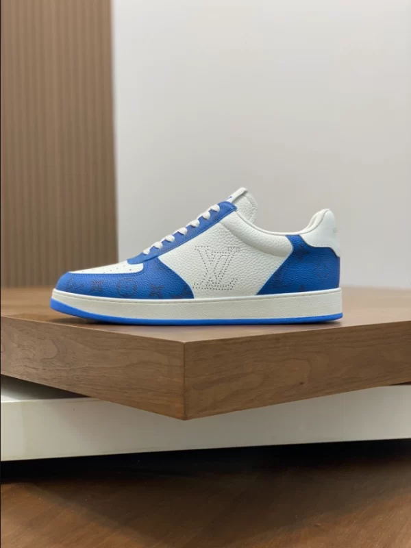 Louis Vuitton Rivoli Sneaker - LS144