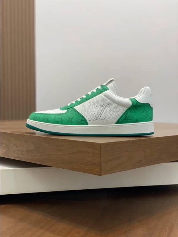 Louis Vuitton Rivoli Sneaker - LS145