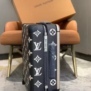 Louis Vuitton Horizon 55 - LD11