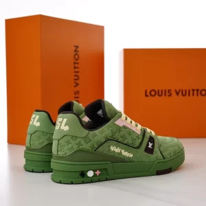 Louis Vuitton Trainer Sneaker - LS152