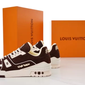 Louis Vuitton Trainer Sneaker - LS153