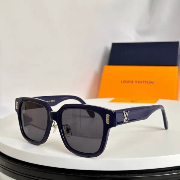 Louis Vuitton Confidence Square Sunglasses- S15