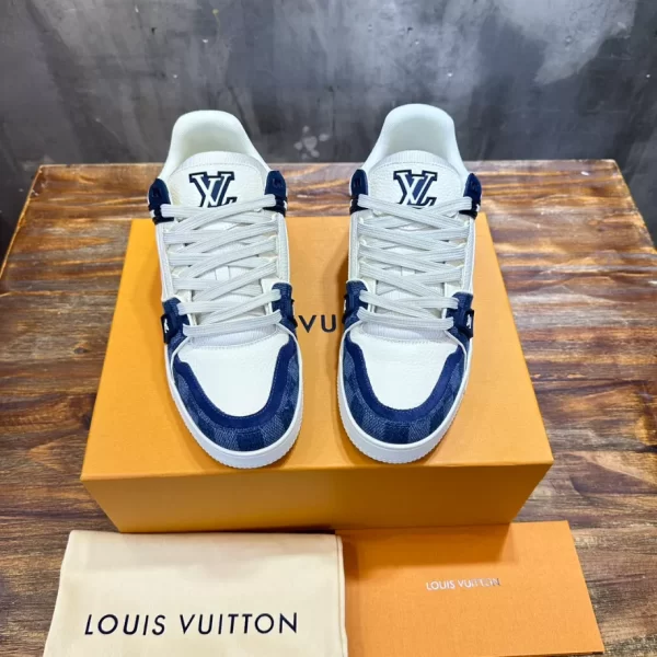 Louis Vuitton Trainer Sneaker - LS156