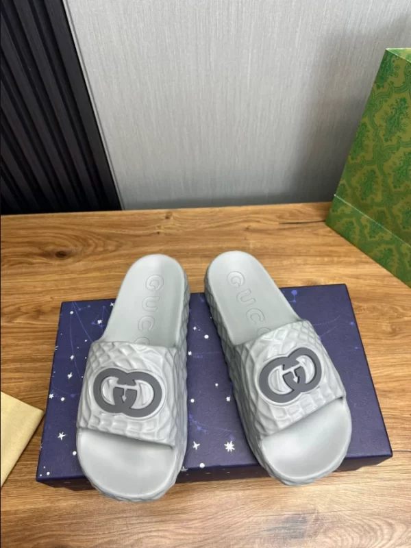 Gucci Interlocking G Slide Sandal - SG08