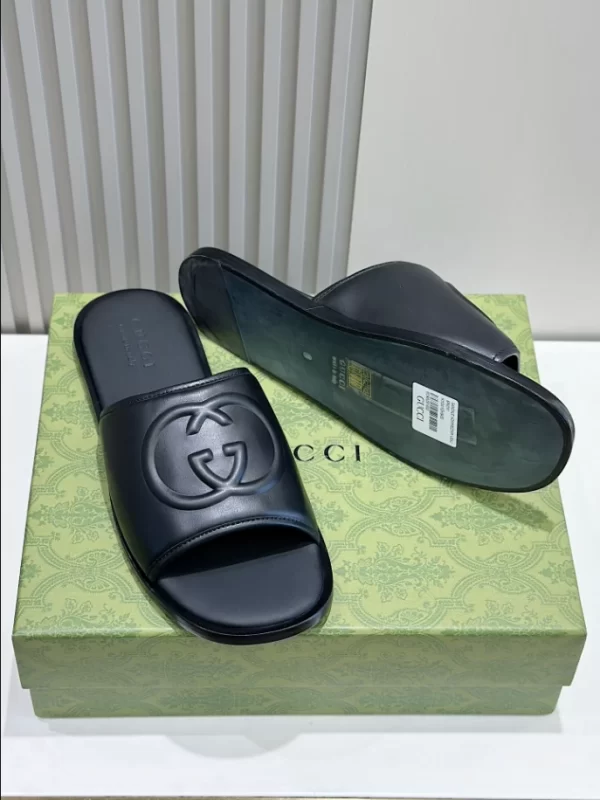 Gucci Men's Slide Sandal with Interlocking G - SG13