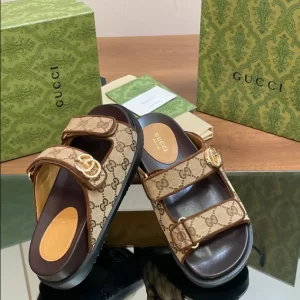 Gucci Sandal with Buckles - SG15